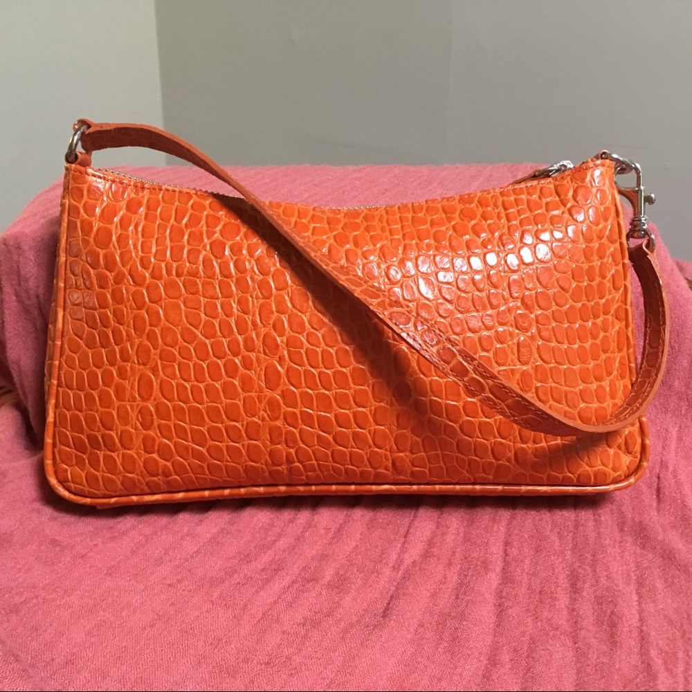 **LAST CALL** BANANA REPUBLIC Small Leather Back